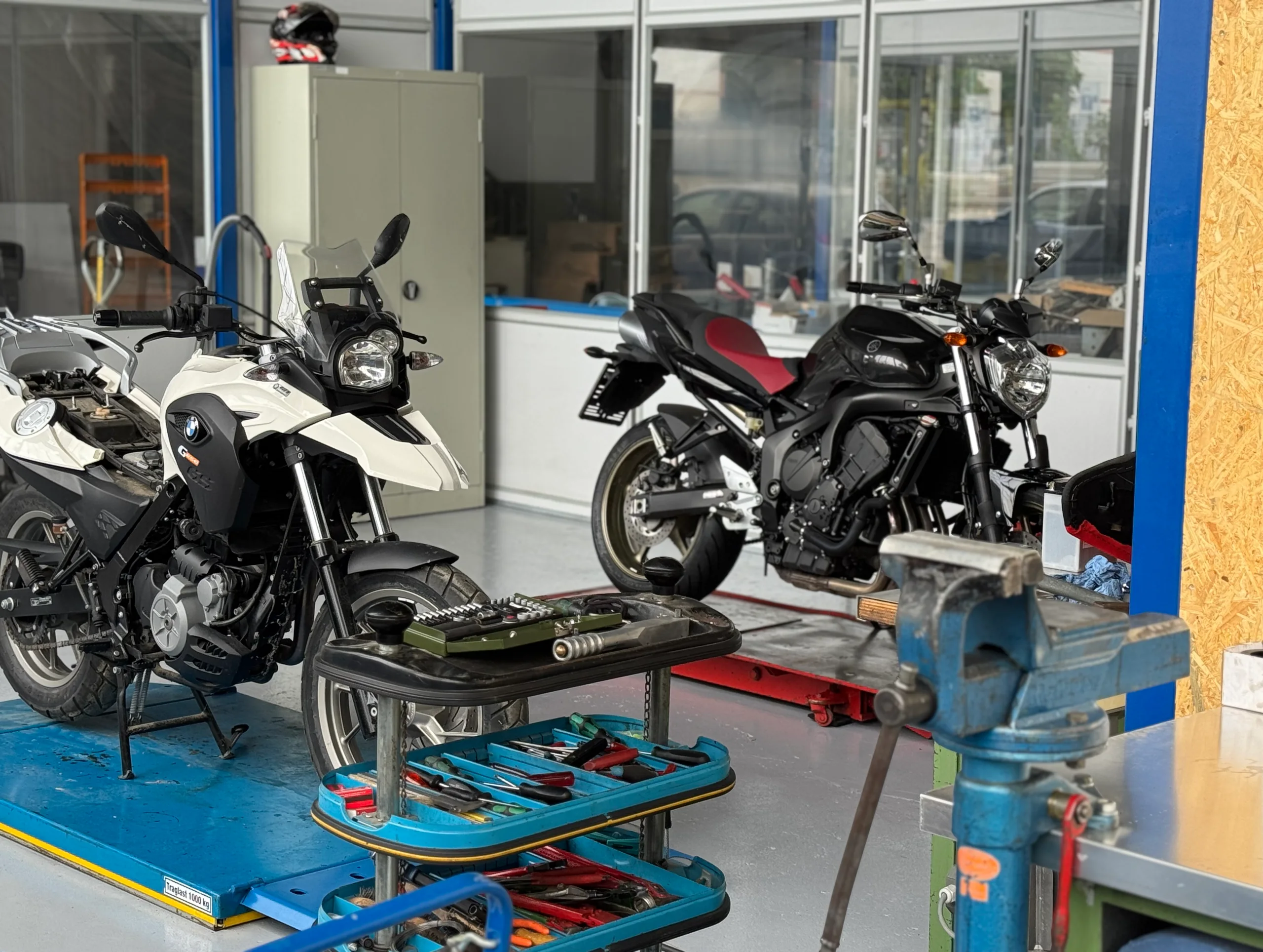 MotorradMax Motorradwerkstatt Konstanz Hebebühnen